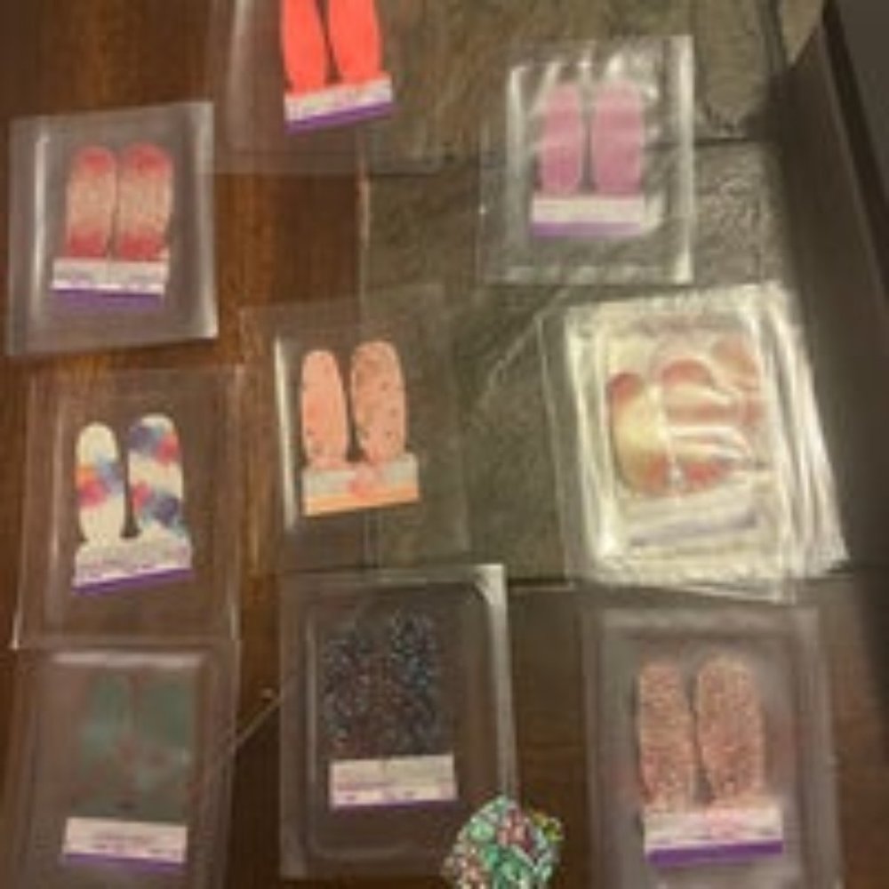 15 packs of Color Street accent nails